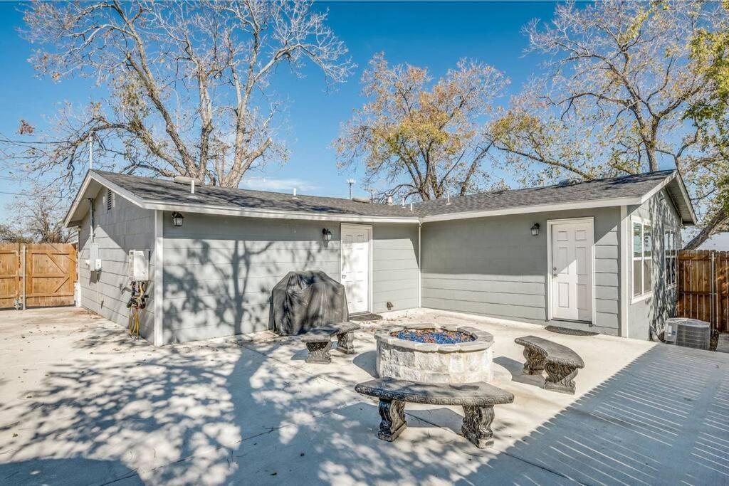 Cozy Haus Relaxing 'Home Base' Wifi Location Close To Town And Rivers, Schlitterbahn, Gruene New Braunfels Exterior foto